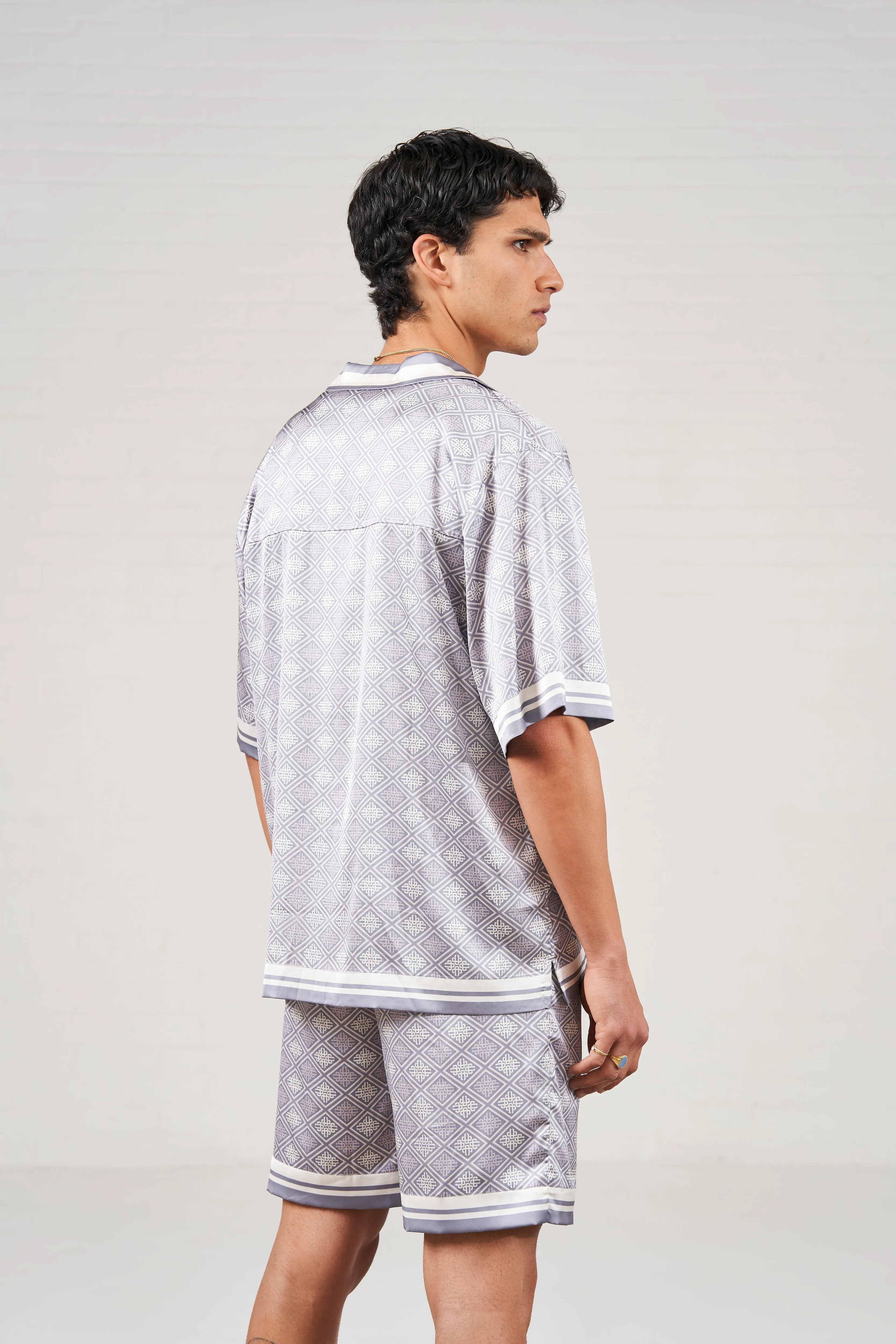 EMBLEM PRINT SHIRT - GREY