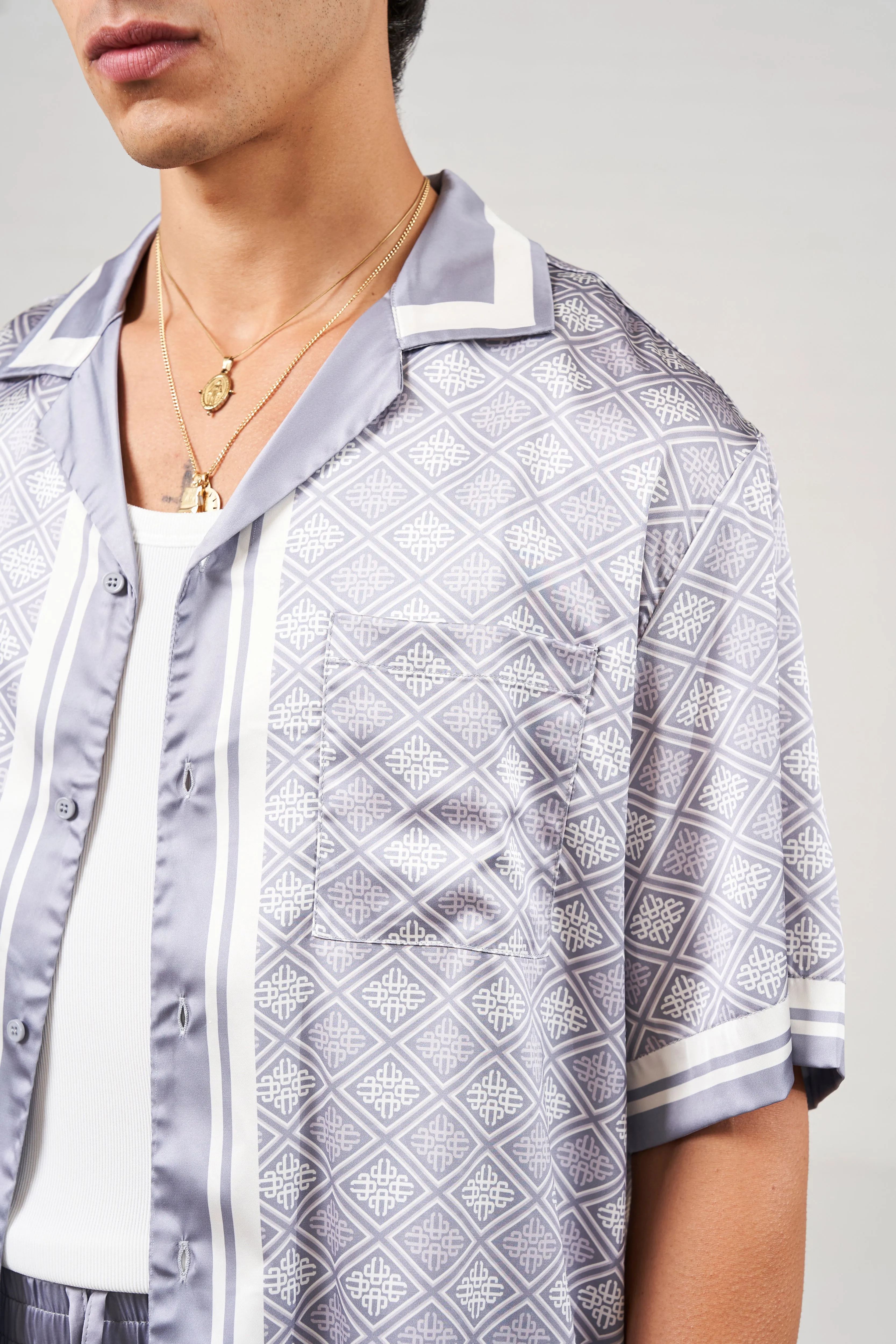 EMBLEM PRINT SHIRT - GREY