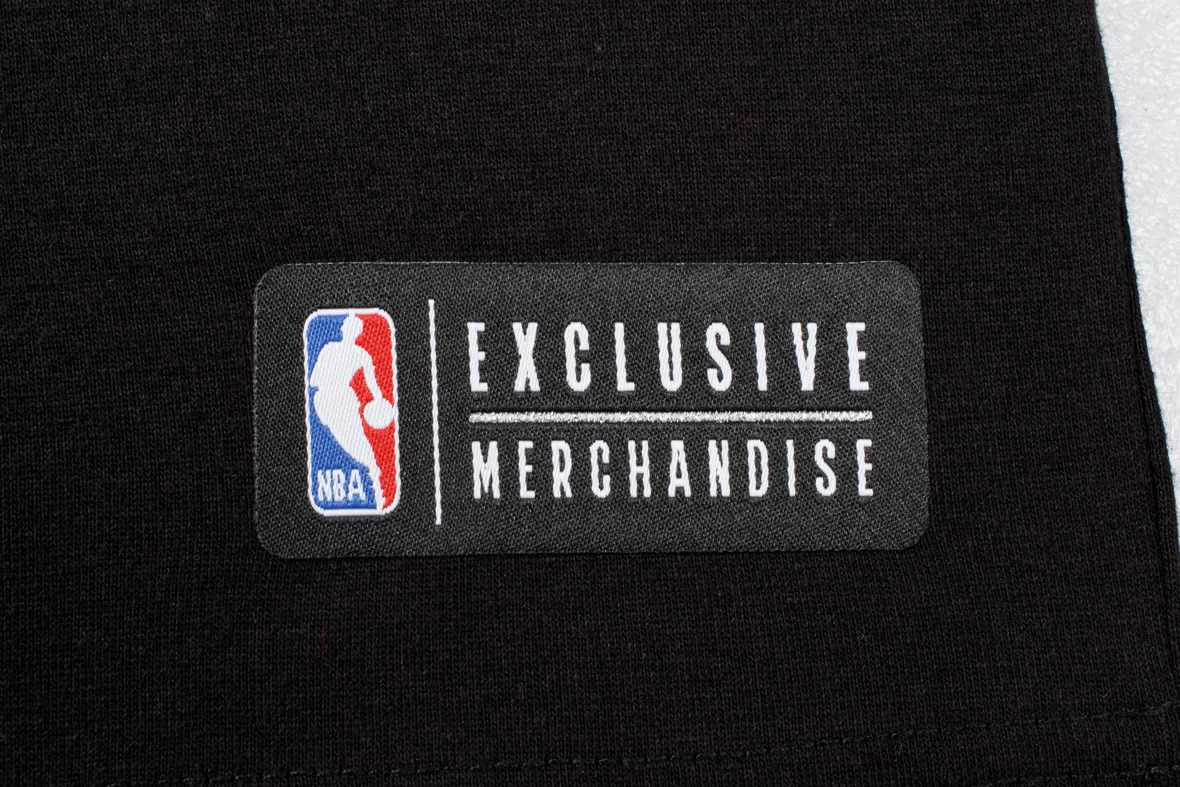 NBA Front Arch Print Regular Fit T-Shirt - Chicago Bulls